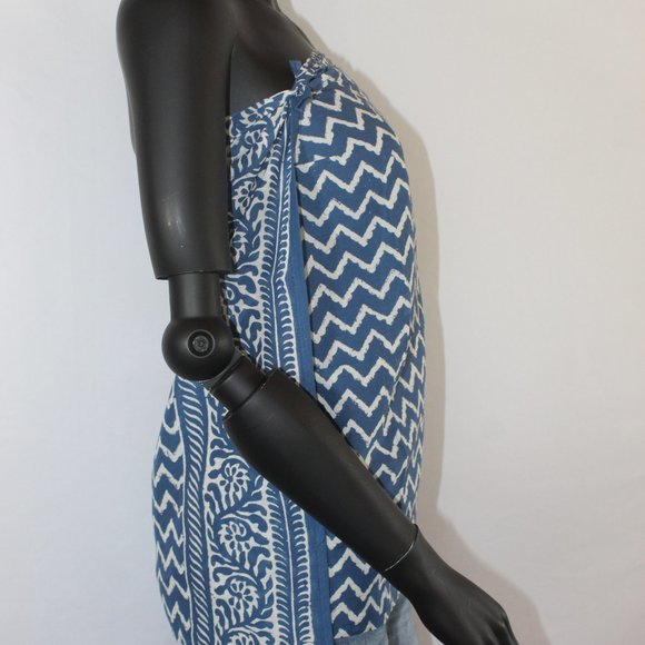 Indigo Block Print Sarong - Picture 2 of 5